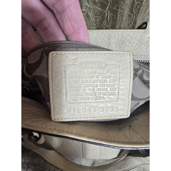 Vintage Coach Legacy Pebbled Leather Tote – Style L043-5056 – Creamy Buttery Tan - Picture 4 of 16